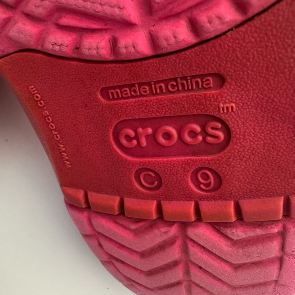 Crocs Children Size 9 PinkHello Kitty Crocs Slip on Clogs Fast Shipping - Picture 13 of 13